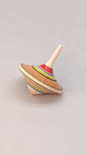 Toupie colorée en érable